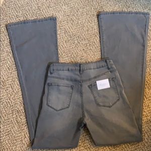 KanCan   W 7/27 grey flare  jeans New w/ tag